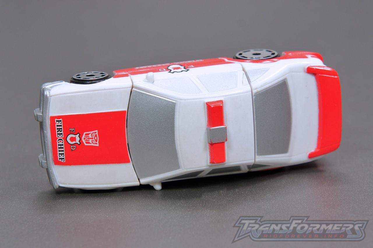 Universe G1 Prowl Red Alert 03